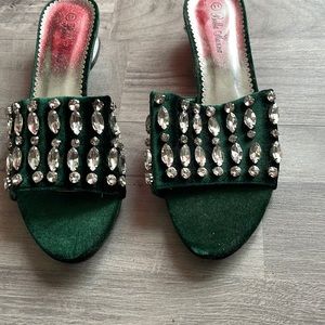 Green velvet shoes with rhinestones size 11